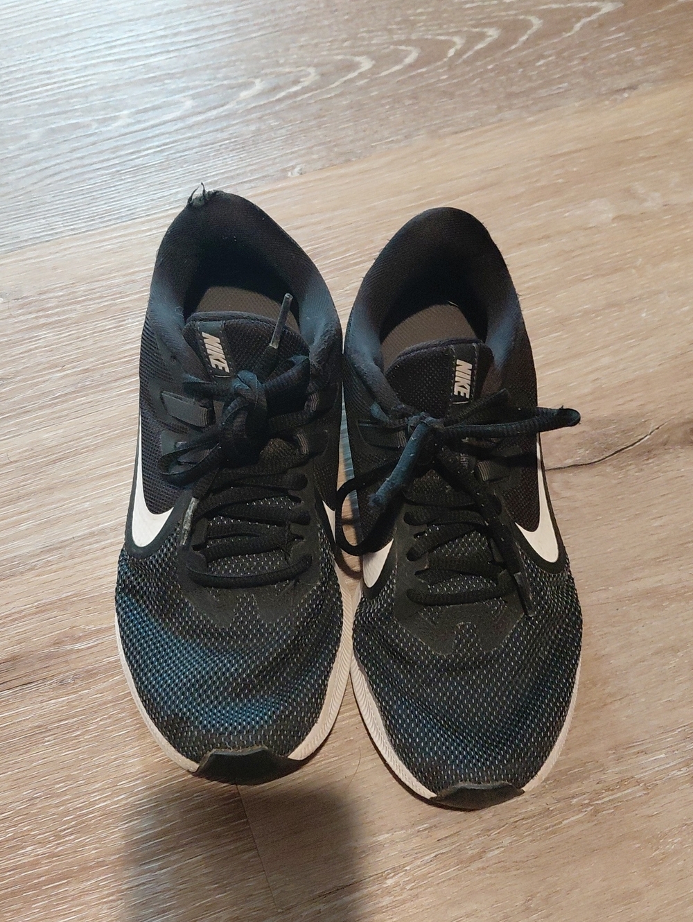 Nike Women's Black and White Mesh Sneakers